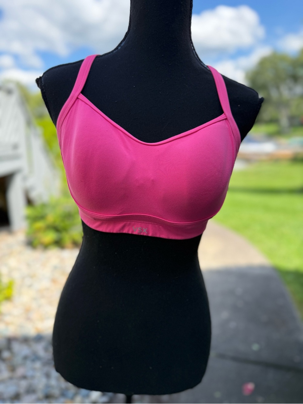 Victoria Secret sport bra size 32DD pink pre-owned with free gift .